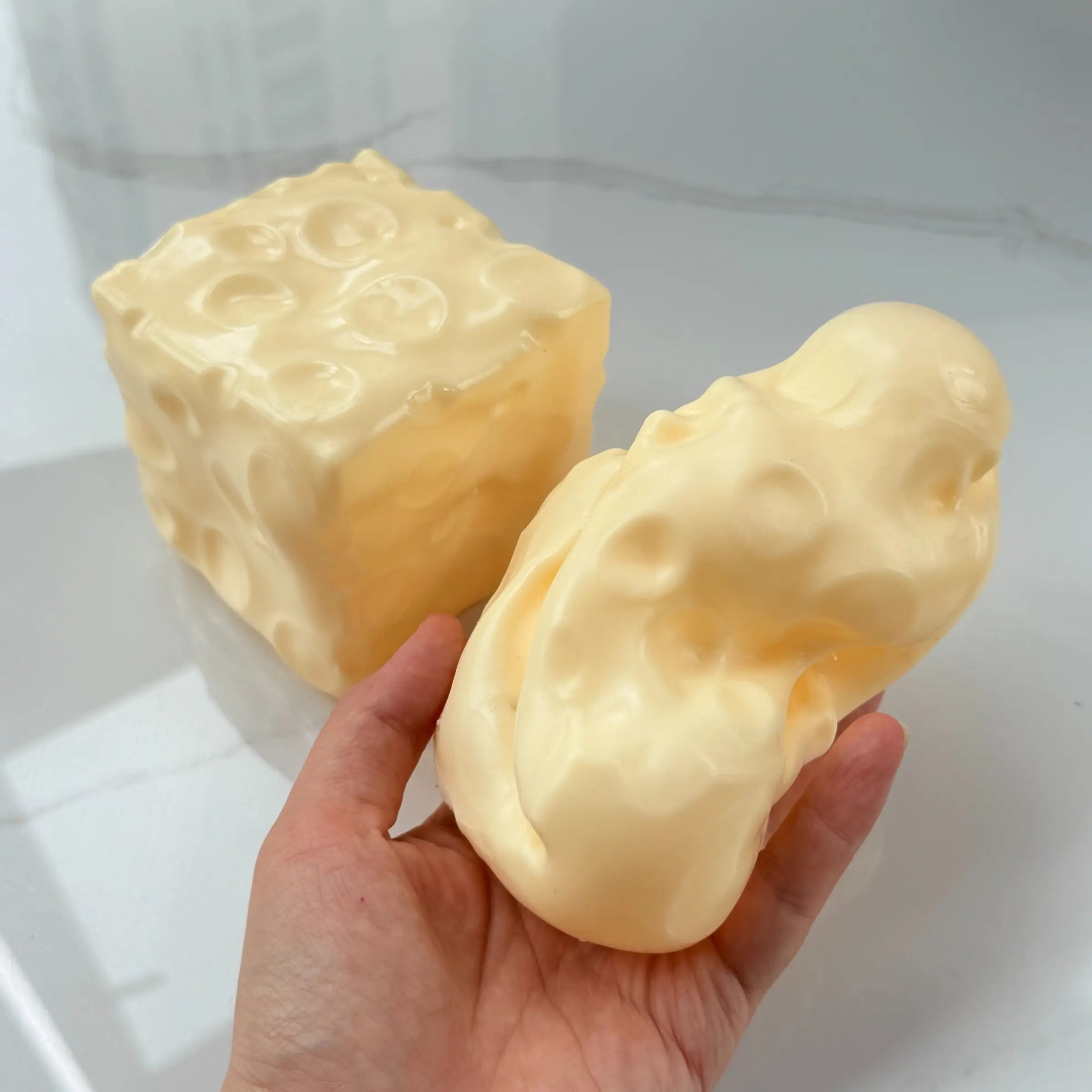 Fully Moldable Non-Rebound Petroleum Jelly-Filled Cheese Squishy Stress Ball, Giant 6 Cm & 7 Cm Soft Gel Cheese Block for ASMR Relaxation, Viral Fidget Gift for Anxiety Relief, Decompression Squishy